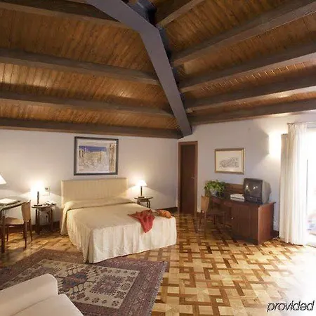 Hotel Roma 4*
